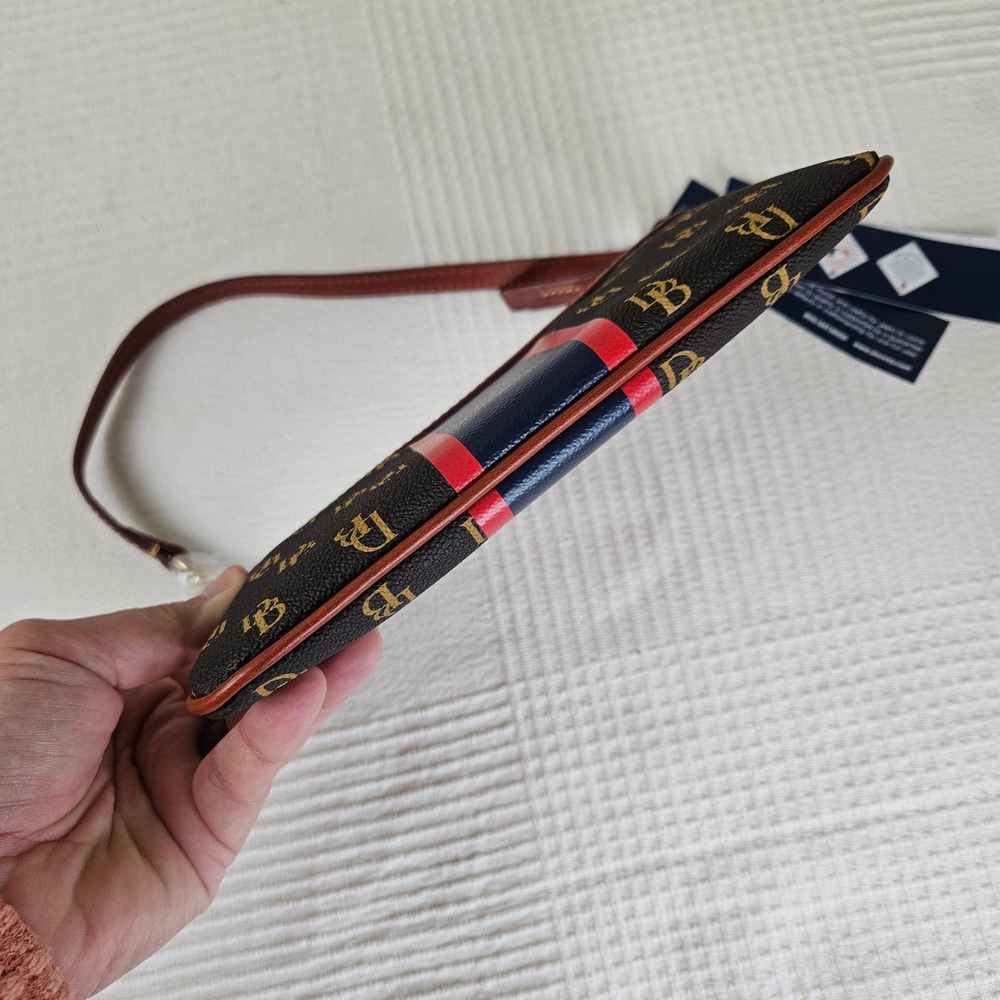 NEW Dooney & Burke x MLB St Louis Cardinals Stadium Signature Wristlet Purse NWT - Picture 5 of 8